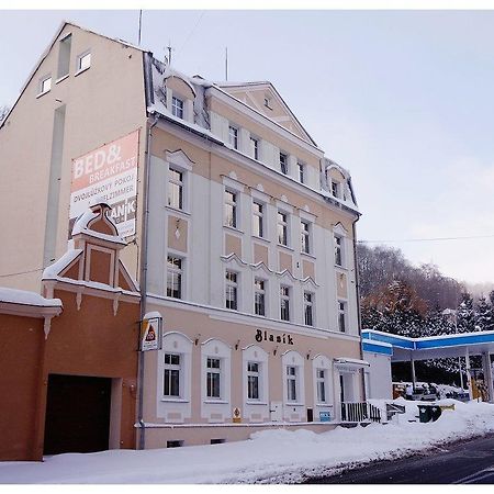 Blanik Hotel ยาคีมอฟ ภายนอก รูปภาพ