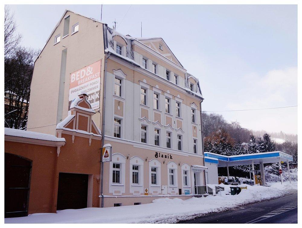 Blanik Hotel ยาคีมอฟ ภายนอก รูปภาพ